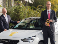 Corsa-e erhält das Goldene Lenkrad