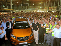 Der neue Opel Mokka X: Das erste Modell fährt vom Band