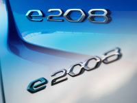 Peugeot e-208 und e-2008: mehr Reichweite 